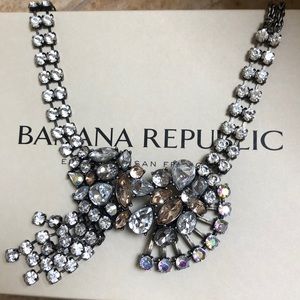 Banana republic necklace